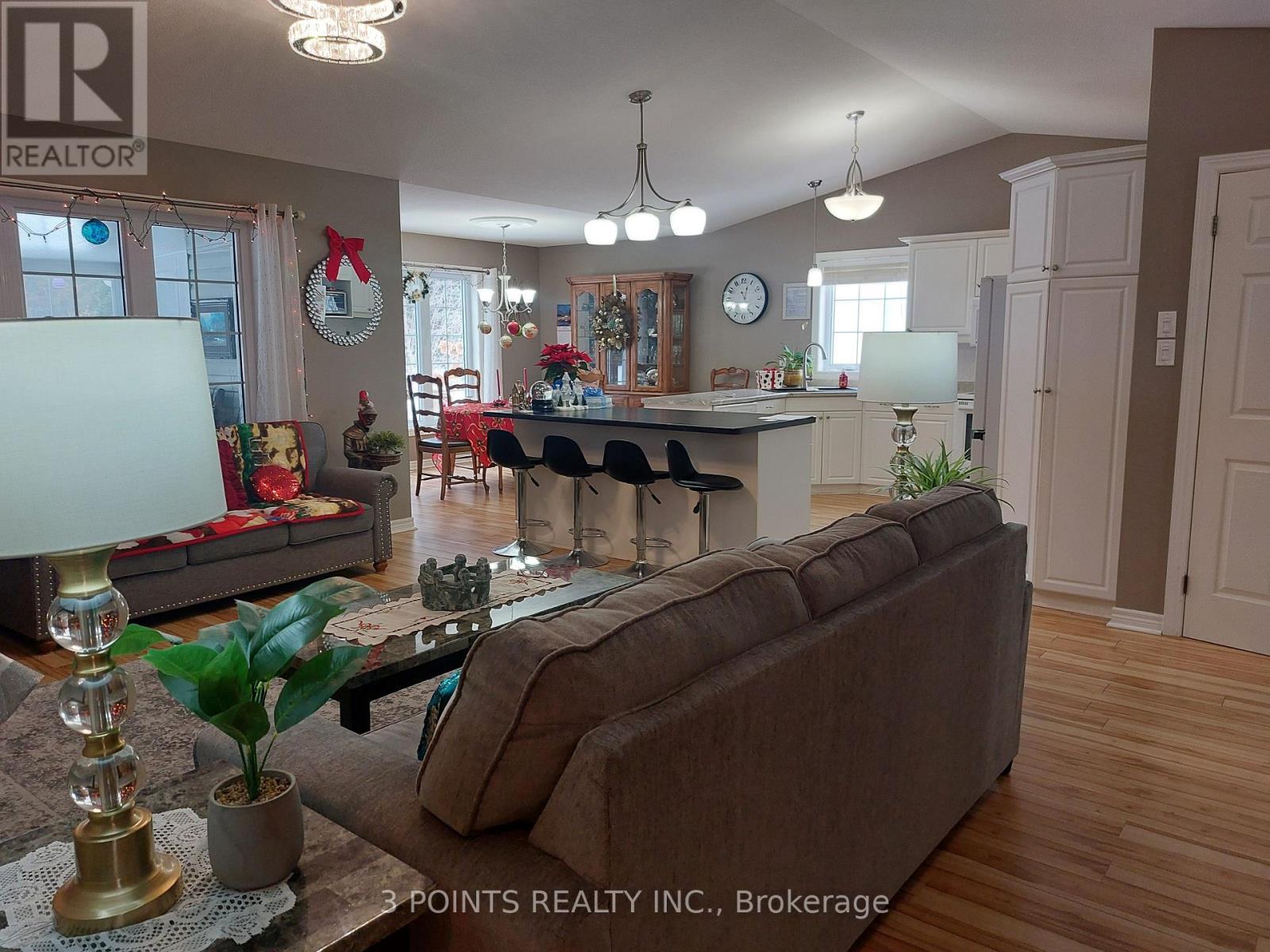 371 Shannon Boulevard, South Huron (Stephen), ON - Indoor Photo Showing Other Room