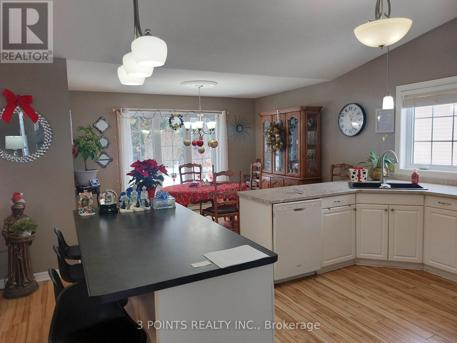 371 Shannon Boulevard, South Huron (Stephen), ON - Indoor