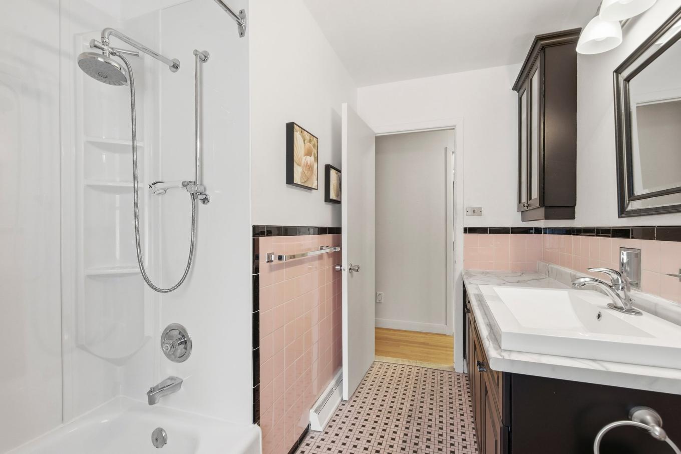 Salle de bains - 5107 Rue Aquila, Montréal (Pierrefonds-Roxboro), QC - Indoor Photo Showing Bathroom