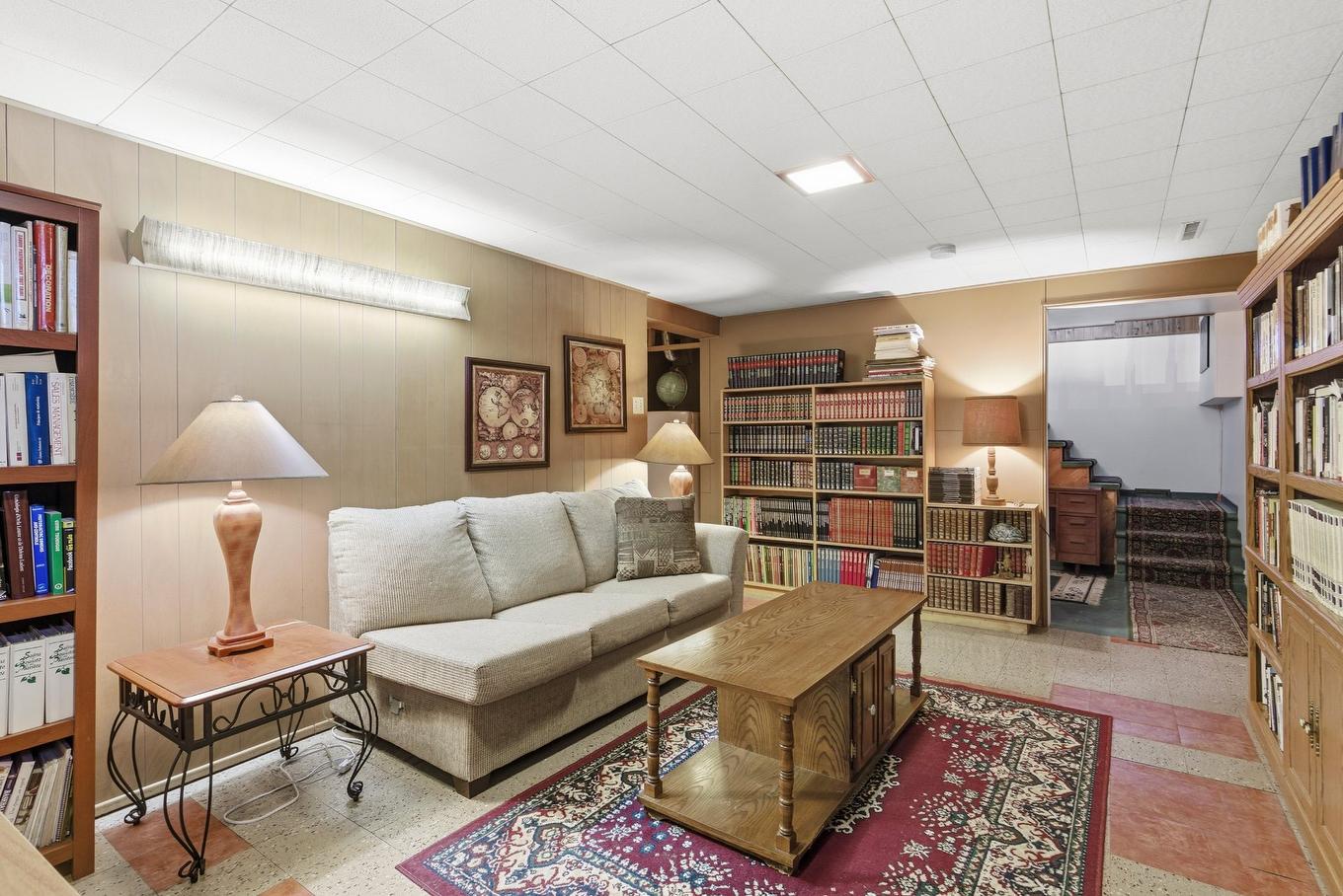 Salle familiale - 5107 Rue Aquila, Montréal (Pierrefonds-Roxboro), QC - Indoor