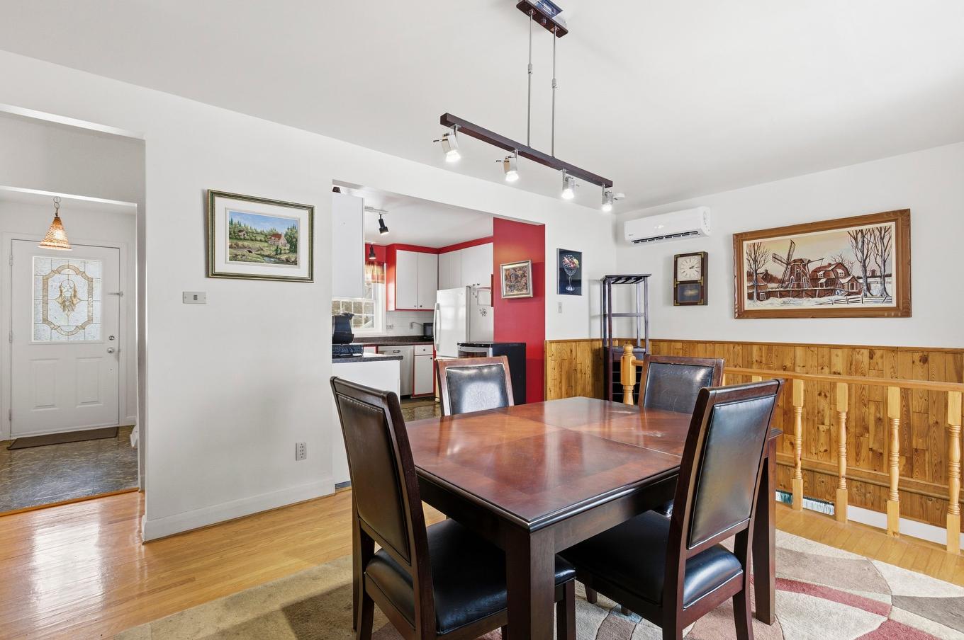 Salle à manger - 5107 Rue Aquila, Montréal (Pierrefonds-Roxboro), QC - Indoor Photo Showing Dining Room