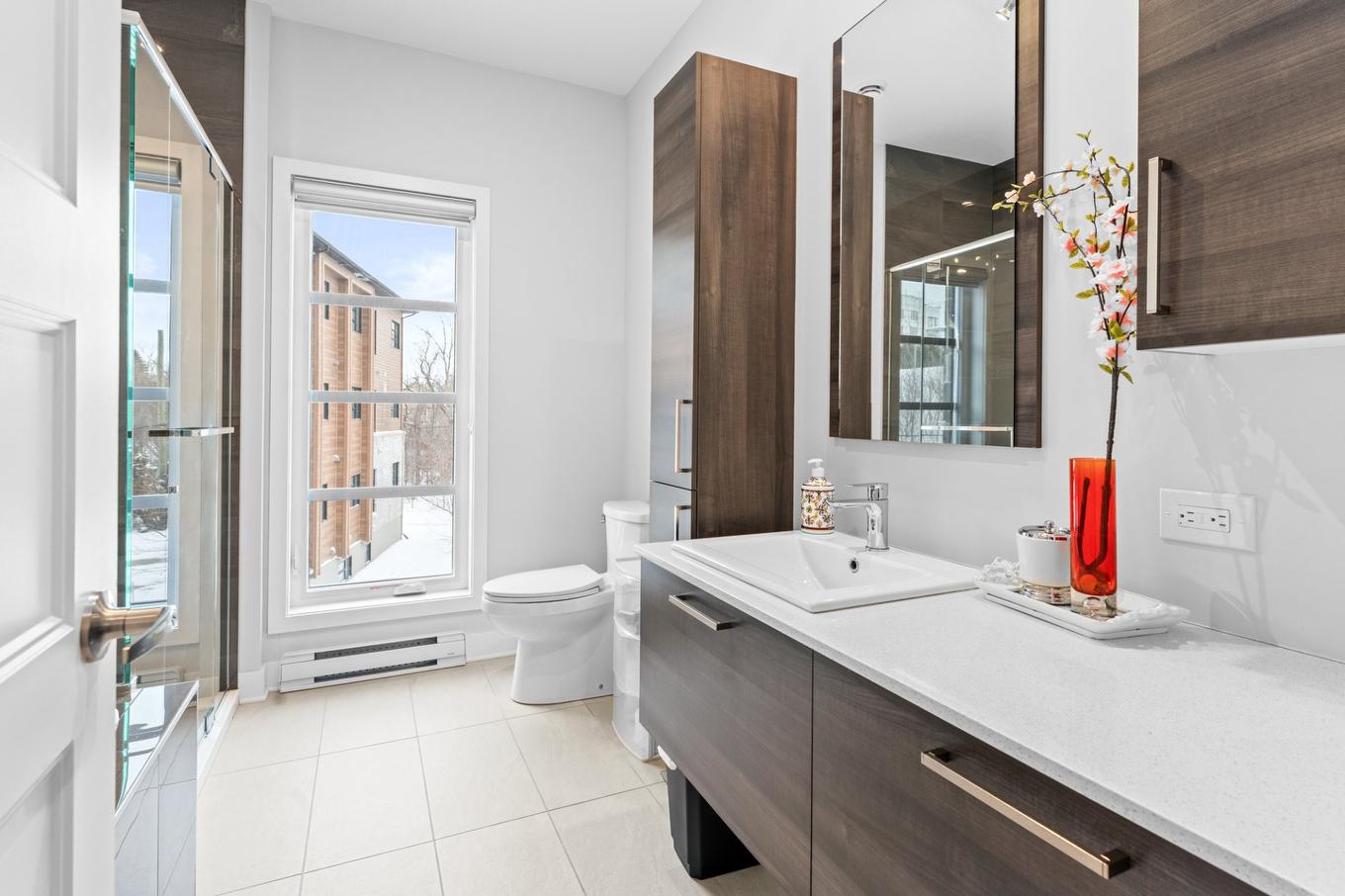 Salle de bains - 411-17905 Rue Du Grand-Prix, Mirabel, QC - Indoor Photo Showing Bathroom