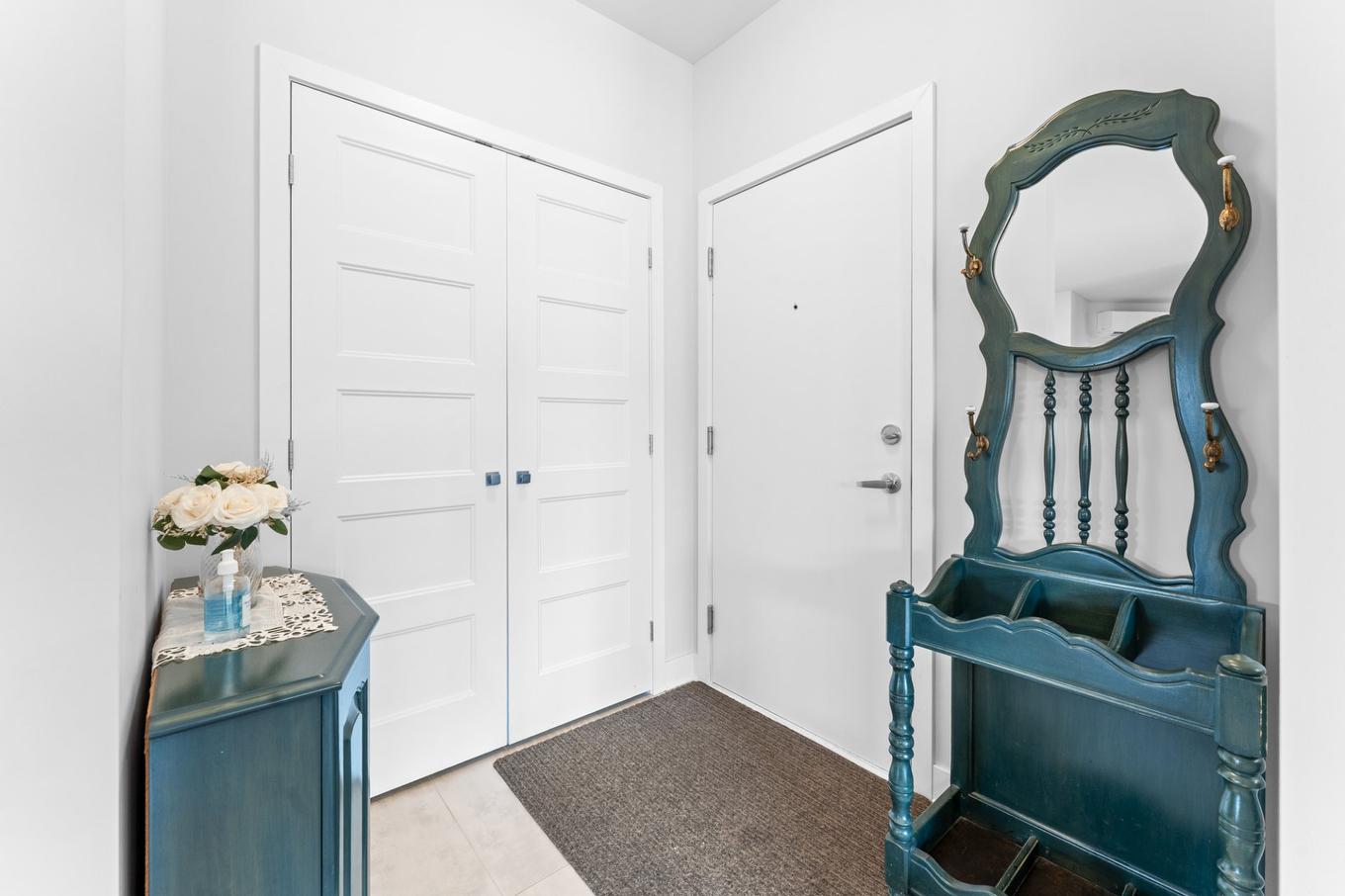 Hall d'entrée/Vestibule - 411-17905 Rue Du Grand-Prix, Mirabel, QC - Indoor Photo Showing Other Room