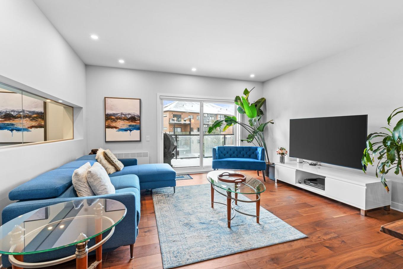 Salon - 411-17905 Rue Du Grand-Prix, Mirabel, QC - Indoor Photo Showing Living Room