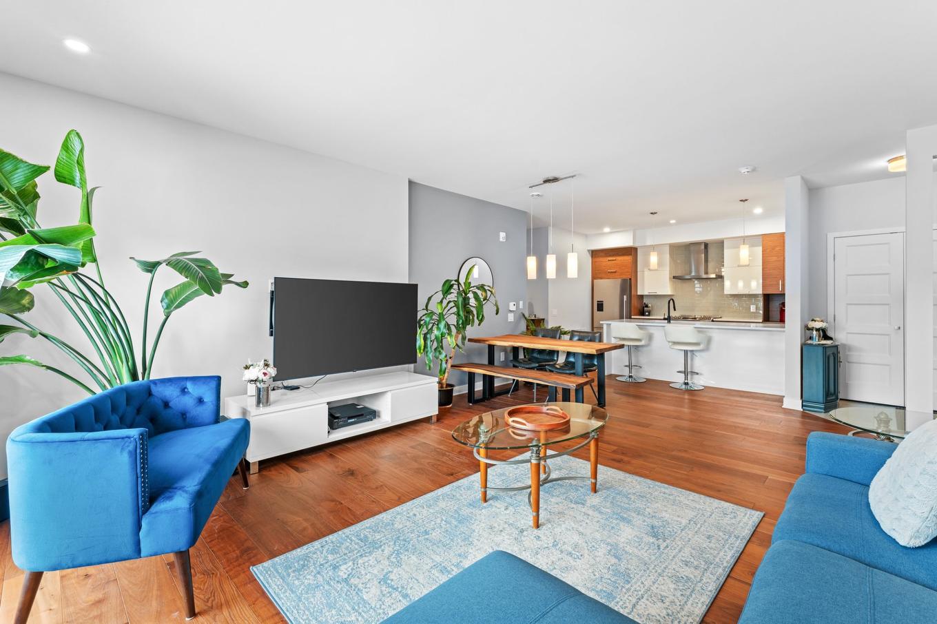 Vue d'ensemble - 411-17905 Rue Du Grand-Prix, Mirabel, QC - Indoor Photo Showing Living Room