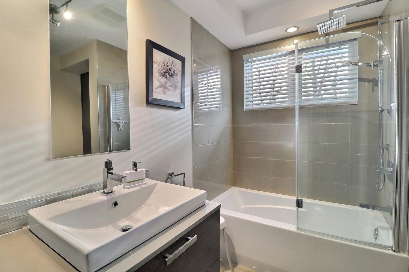 Bathroom - 281 Rue Du Valais, Québec (Charlesbourg), QC - Indoor Photo Showing Bathroom