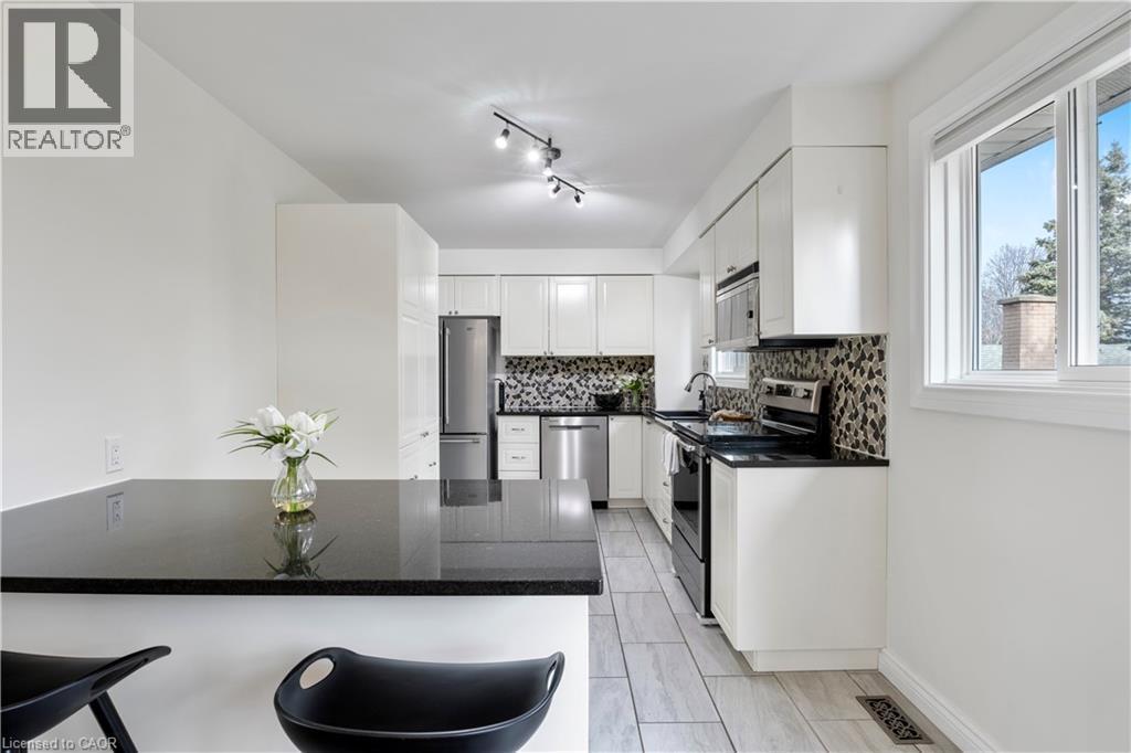 60 Devonglen Drive, Kitchener, ON - Indoor Photo Showing Kitchen With Stainless Steel Kitchen