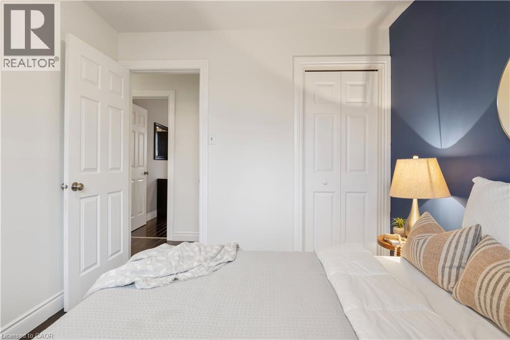 60 Devonglen Drive, Kitchener, ON - Indoor Photo Showing Bedroom