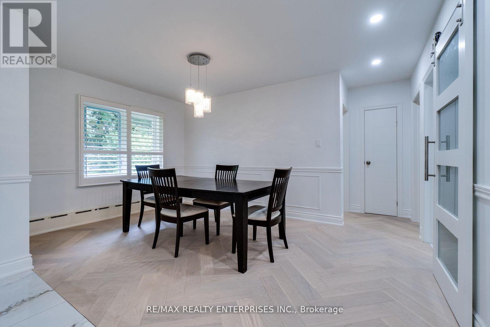 2037 Lynchmere Avenue, Mississauga, ON - Indoor Photo Showing Dining Room