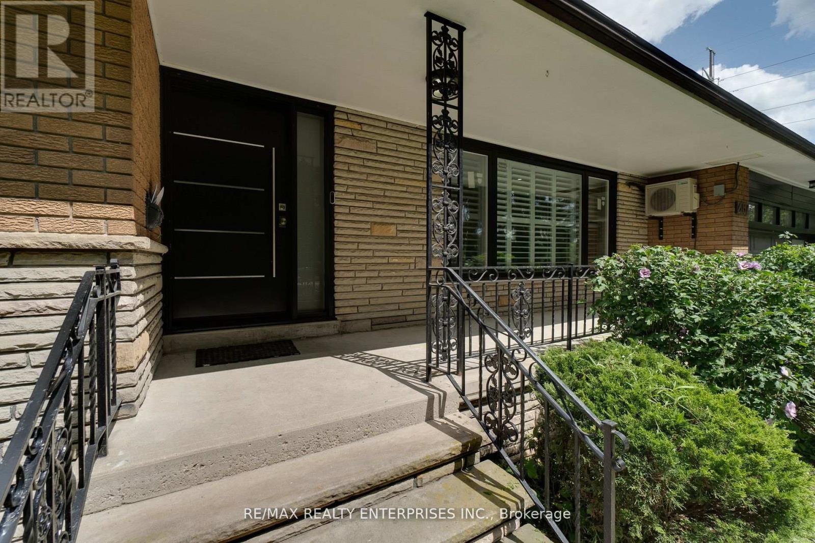 2037 Lynchmere Avenue, Mississauga, ON - Outdoor