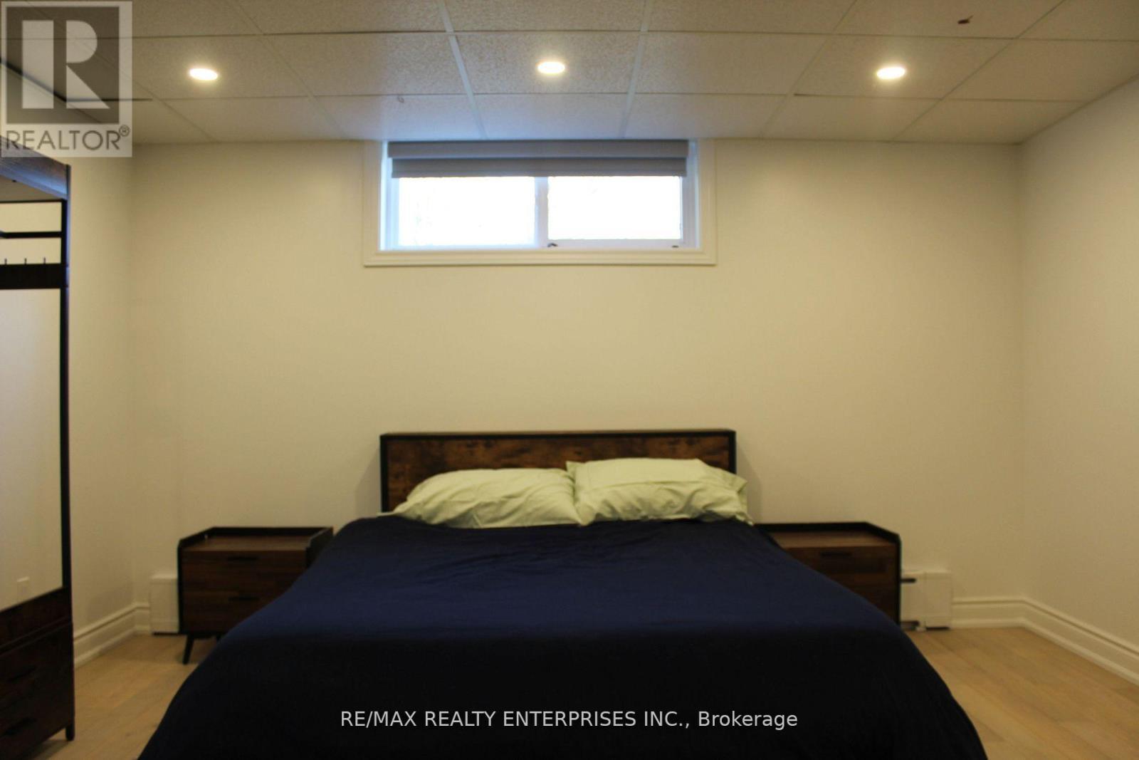 2037 Lynchmere Avenue, Mississauga, ON - Indoor