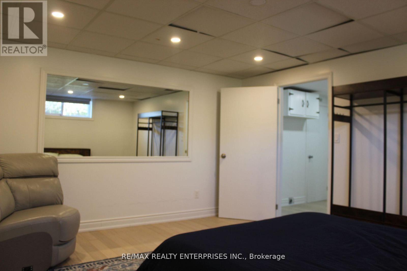 2037 Lynchmere Avenue, Mississauga, ON - Indoor