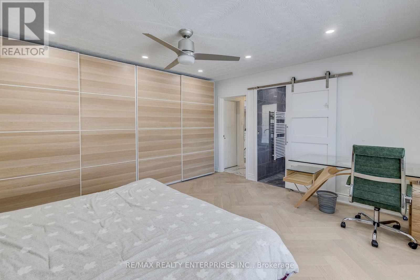 2037 Lynchmere Avenue, Mississauga, ON - Indoor Photo Showing Bedroom