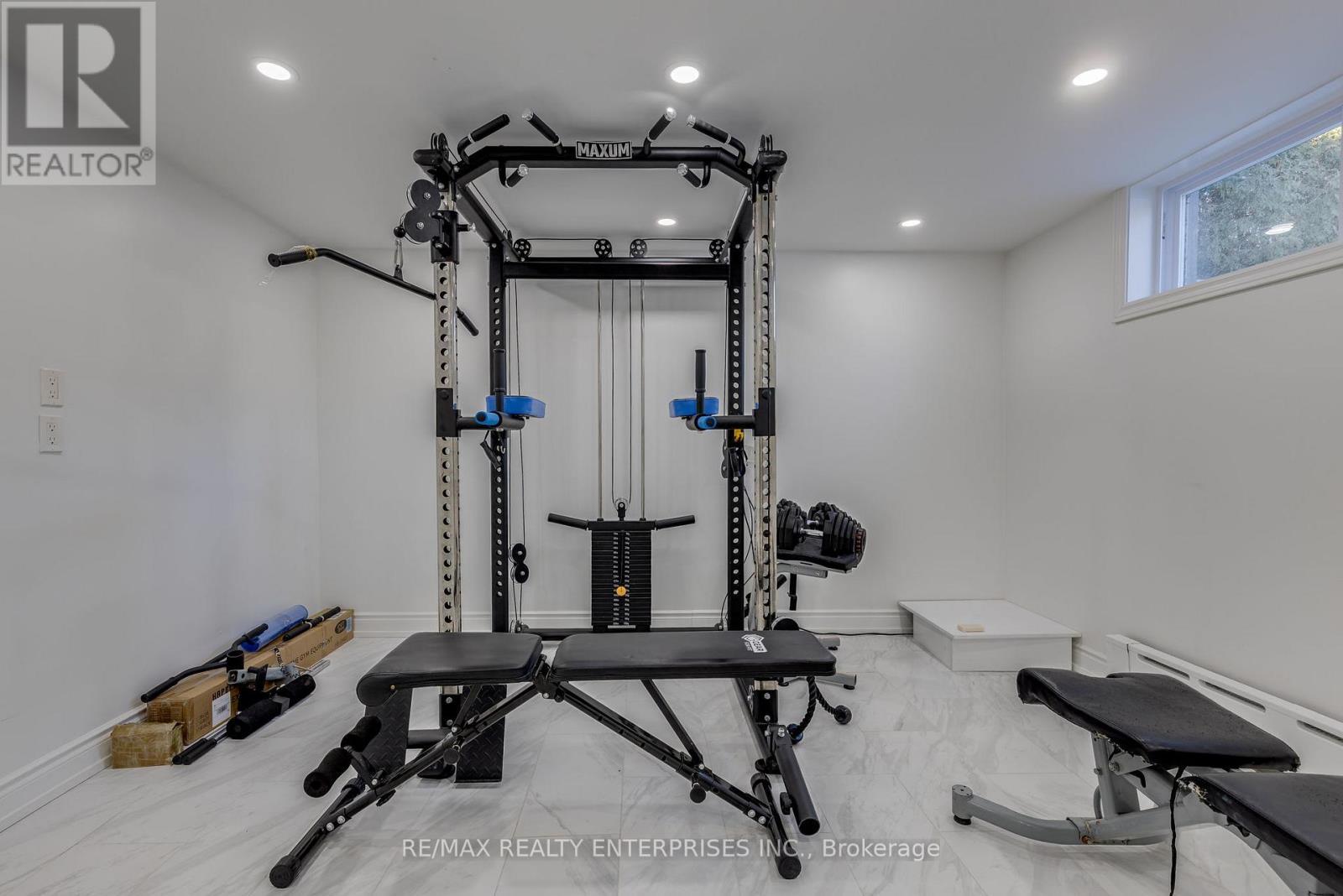 2037 Lynchmere Avenue, Mississauga, ON - Indoor Photo Showing Gym Room