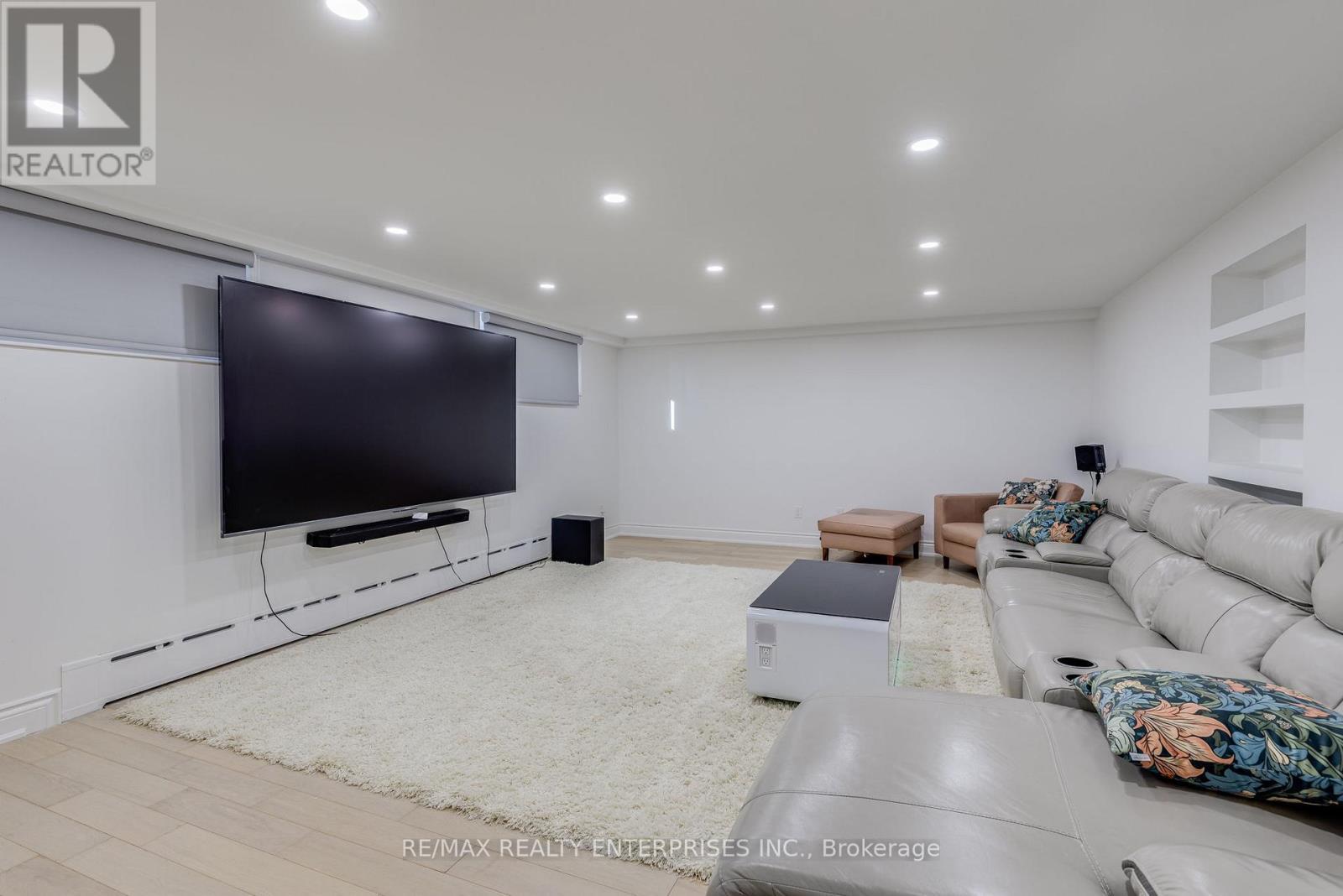 2037 Lynchmere Avenue, Mississauga, ON - Indoor