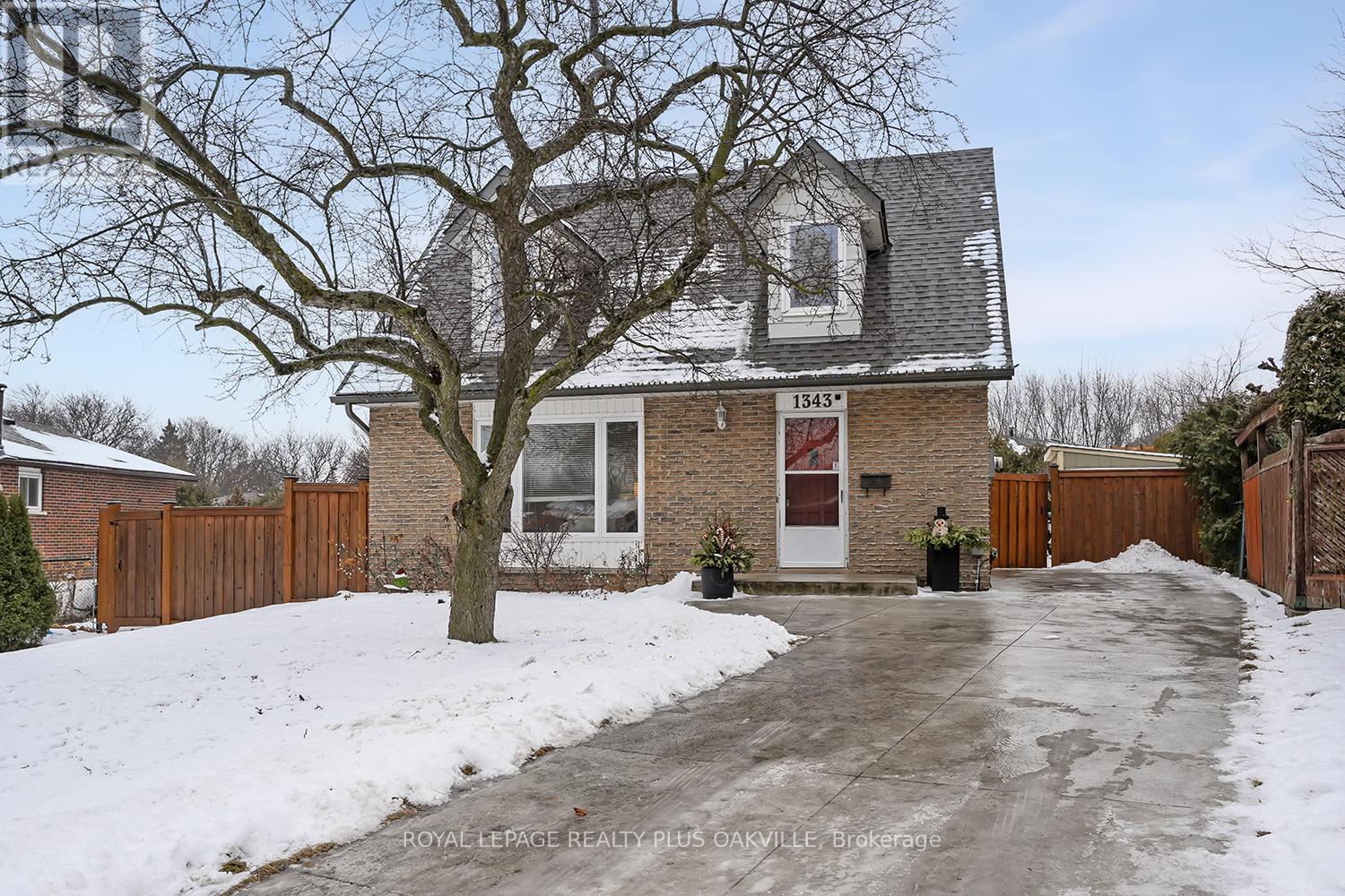 1343 Janina Boulevard, Burlington, ON - Outdoor