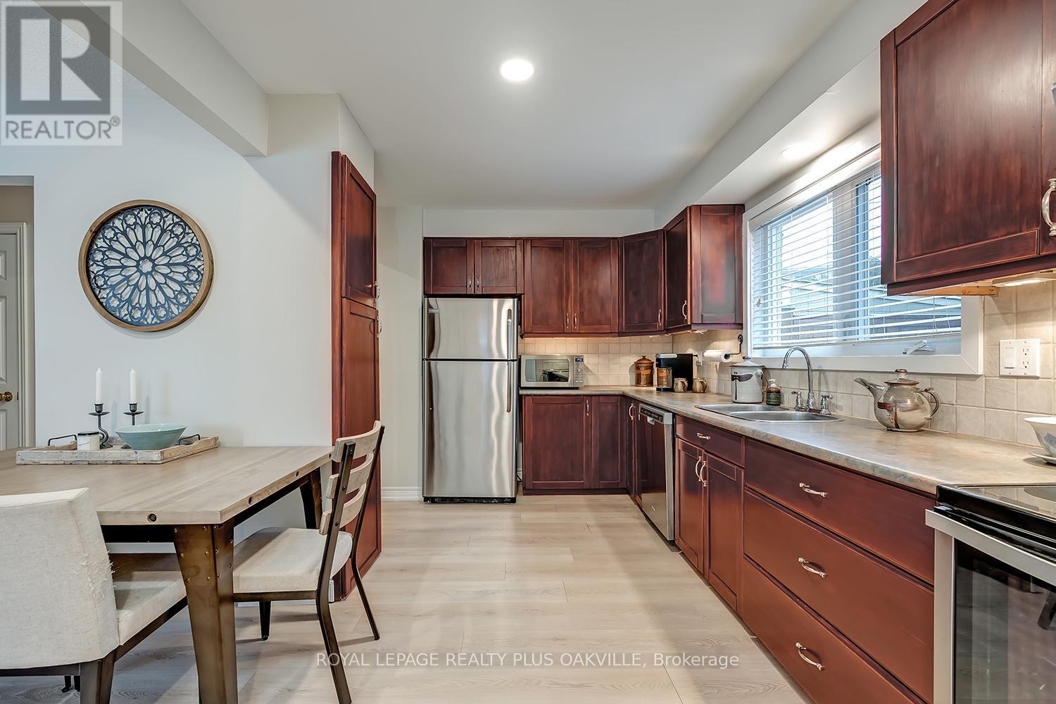 1343 Janina Boulevard, Burlington, ON - Indoor