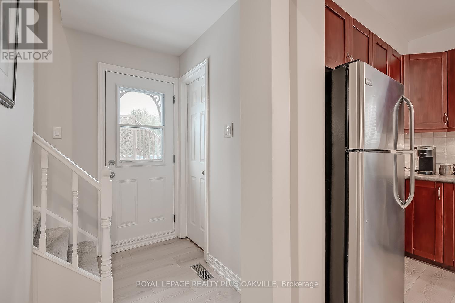 1343 Janina Boulevard, Burlington, ON - Indoor Photo Showing Other Room