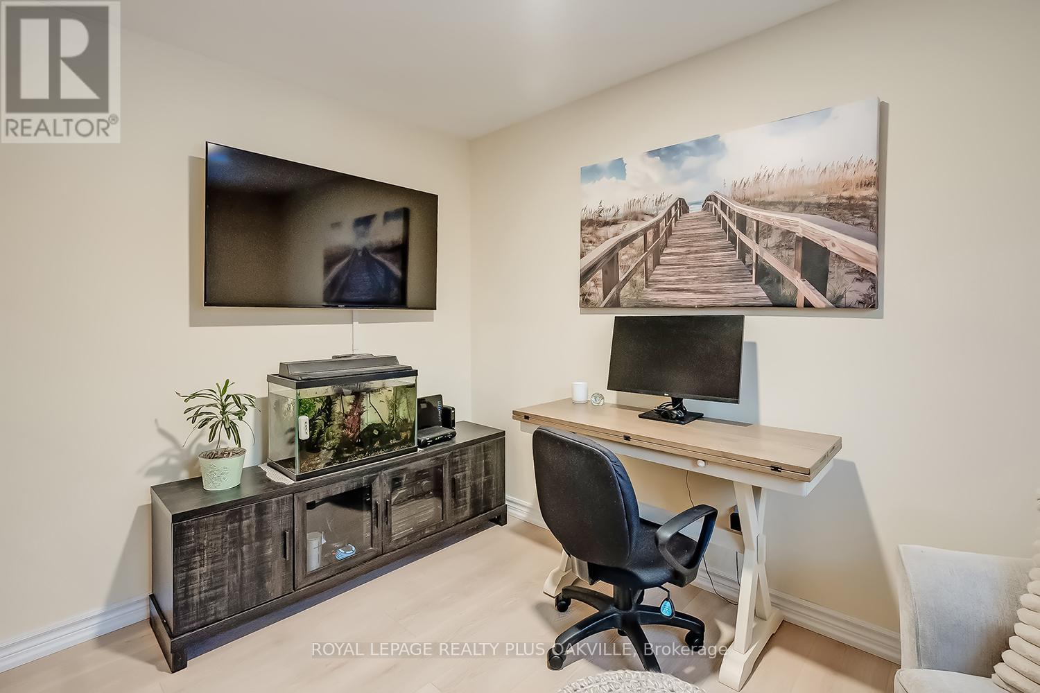 1343 Janina Boulevard, Burlington, ON - Indoor Photo Showing Office