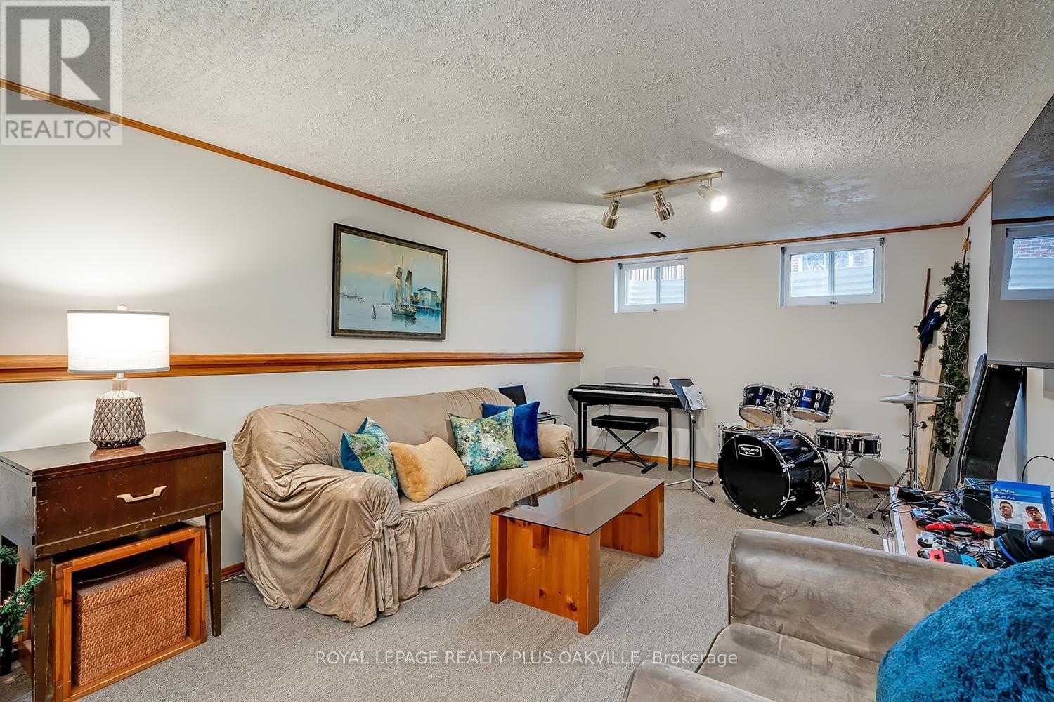 1343 Janina Boulevard, Burlington, ON - Indoor