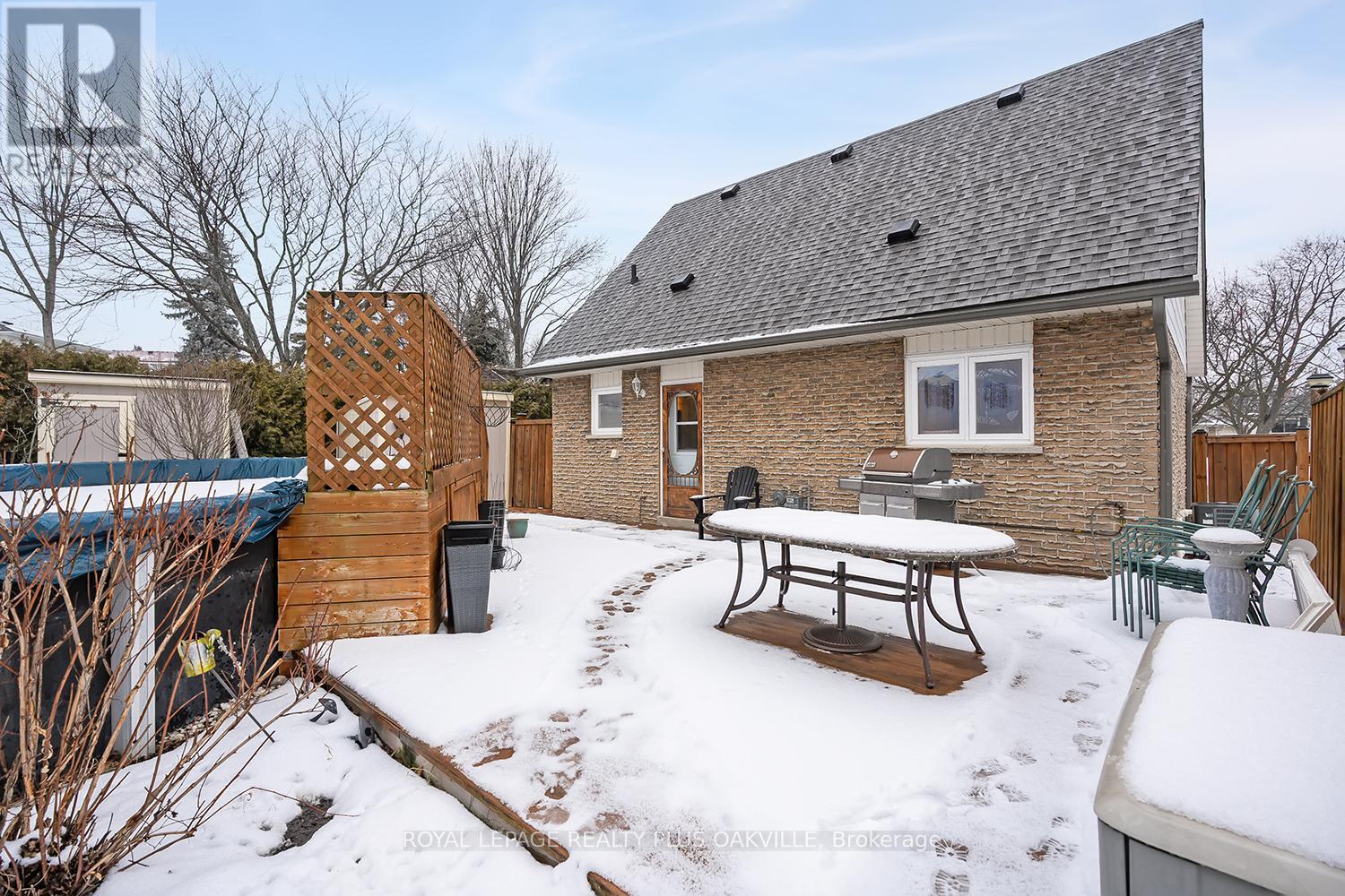 1343 Janina Boulevard, Burlington, ON - Outdoor With Exterior