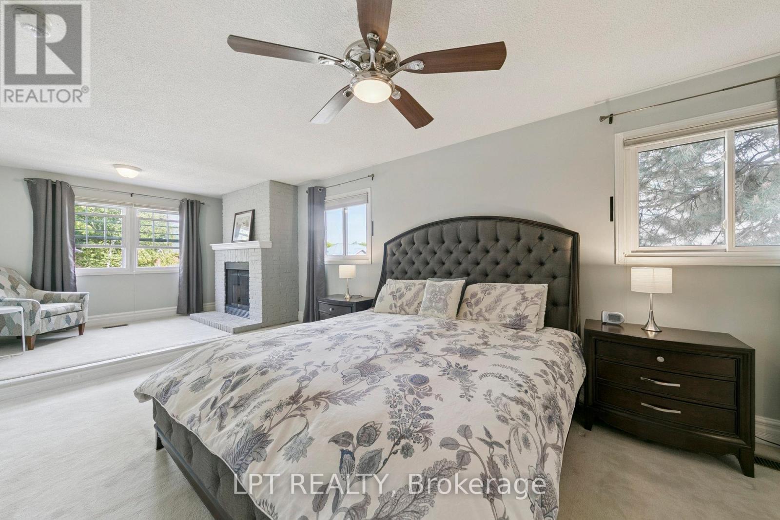 1823 The Chase, Mississauga, ON - Indoor Photo Showing Bedroom