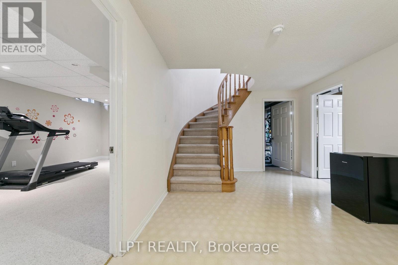 1823 The Chase, Mississauga, ON - Indoor