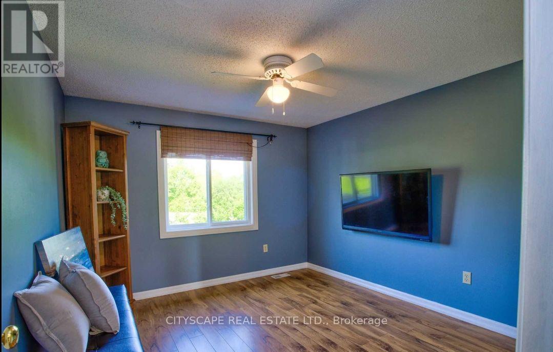 44 Gees Way, Cambridge, ON - Indoor Photo Showing Other Room