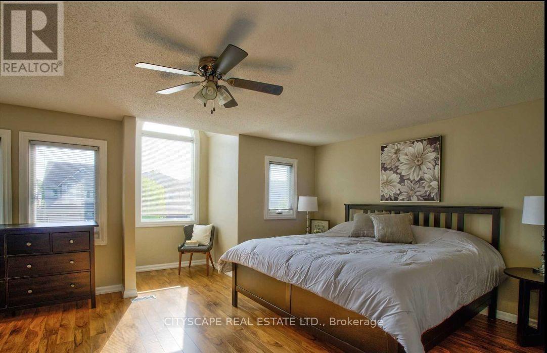 44 Gees Way, Cambridge, ON - Indoor Photo Showing Bedroom