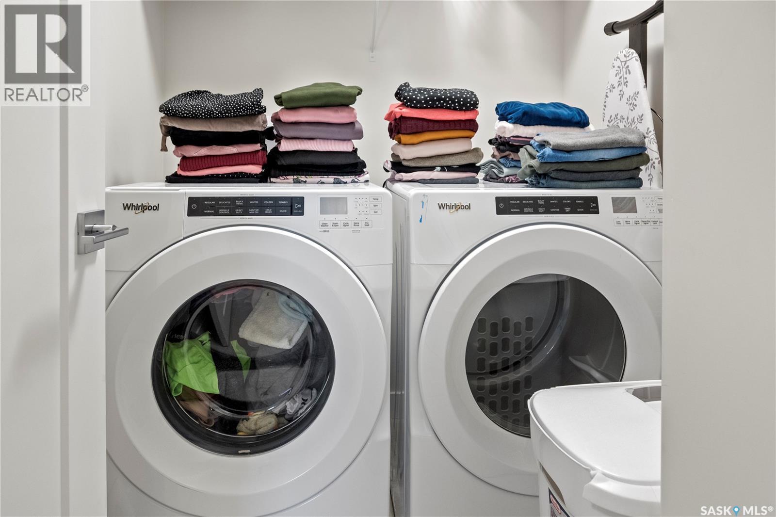 4000 Waterer Street, Regina, SK - Indoor Photo Showing Laundry Room