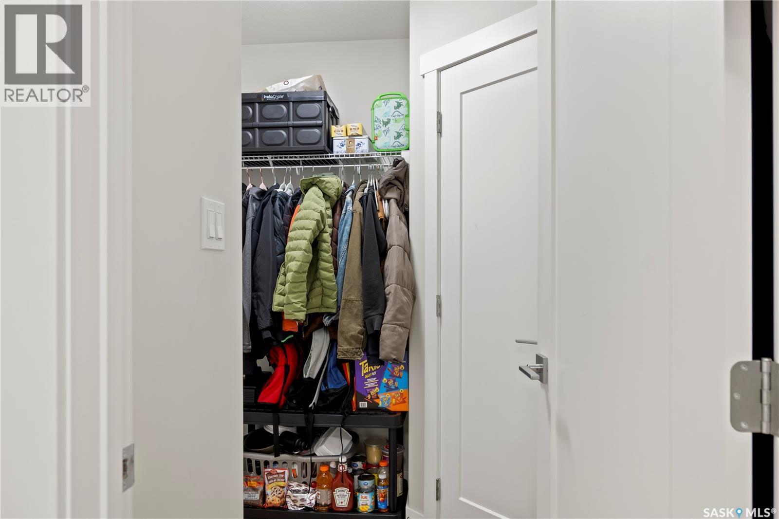 4000 Waterer Street, Regina, SK - Indoor