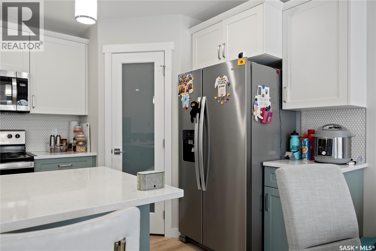 4000 Waterer Street, Regina, SK - Indoor Photo Showing Kitchen