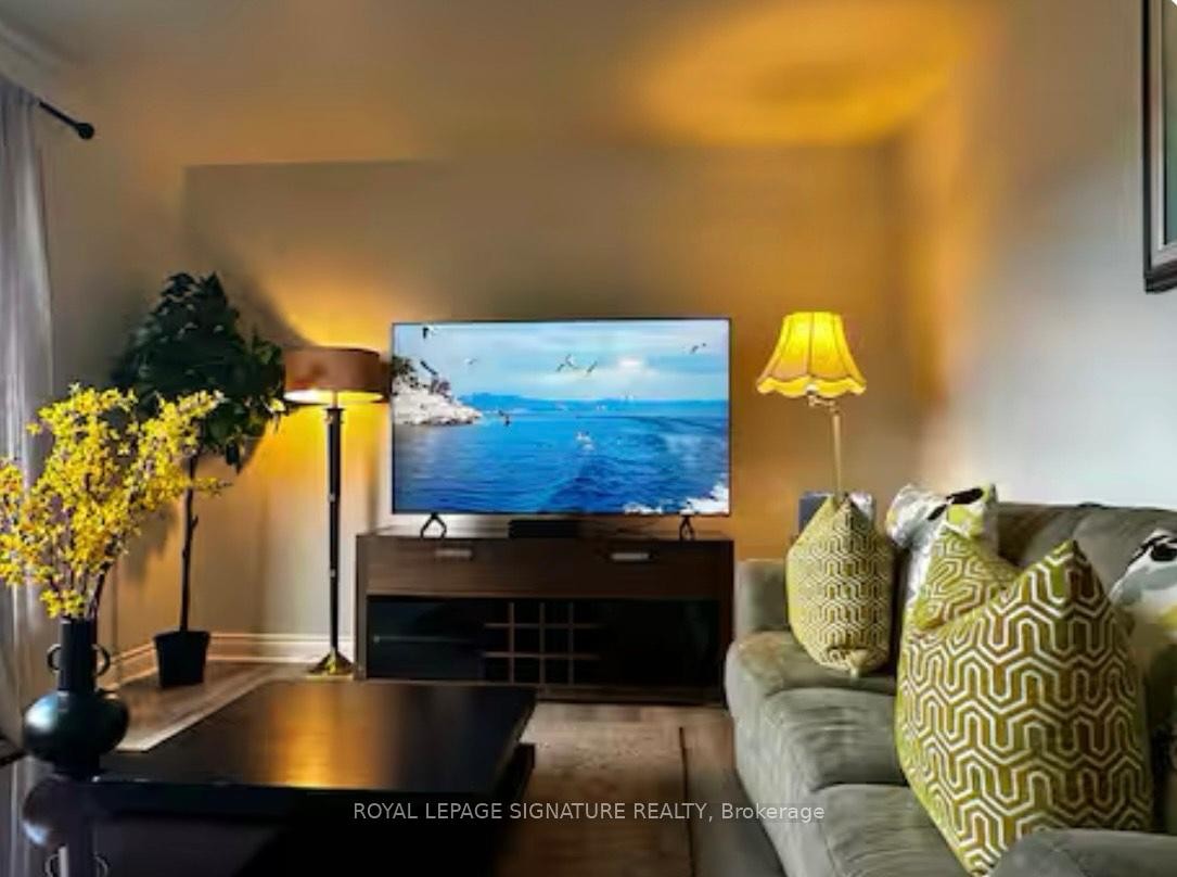 1350 Rebecca Street, Oakville, ON - Indoor