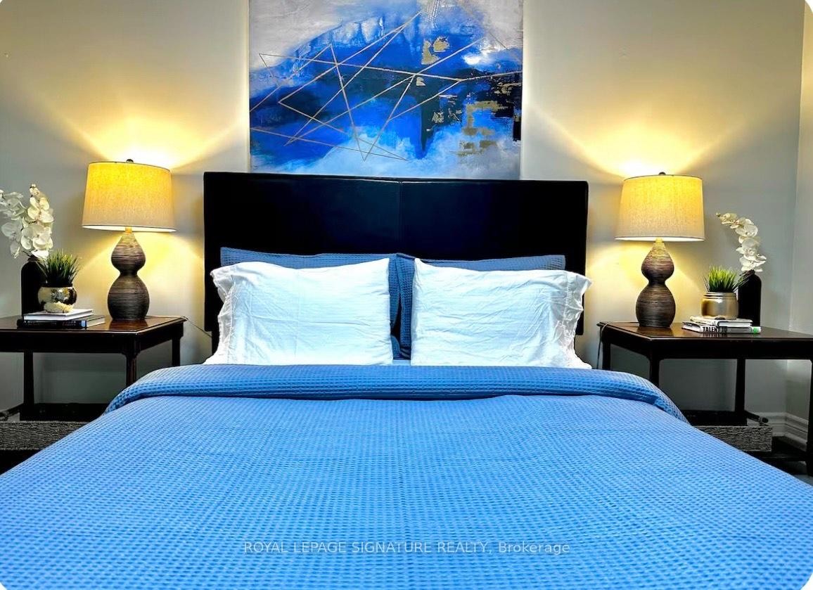 1350 Rebecca Street, Oakville, ON - Indoor Photo Showing Bedroom