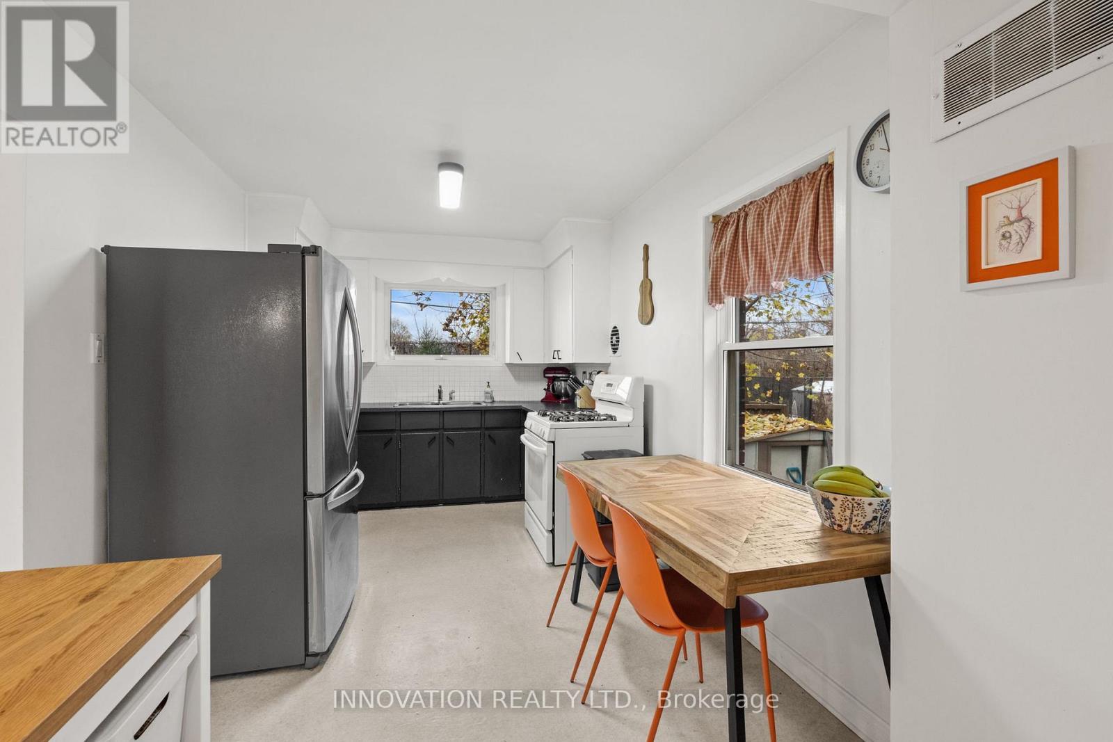 542 Wolffdale Crescent, Ottawa, ON - Indoor Photo Showing Kitchen