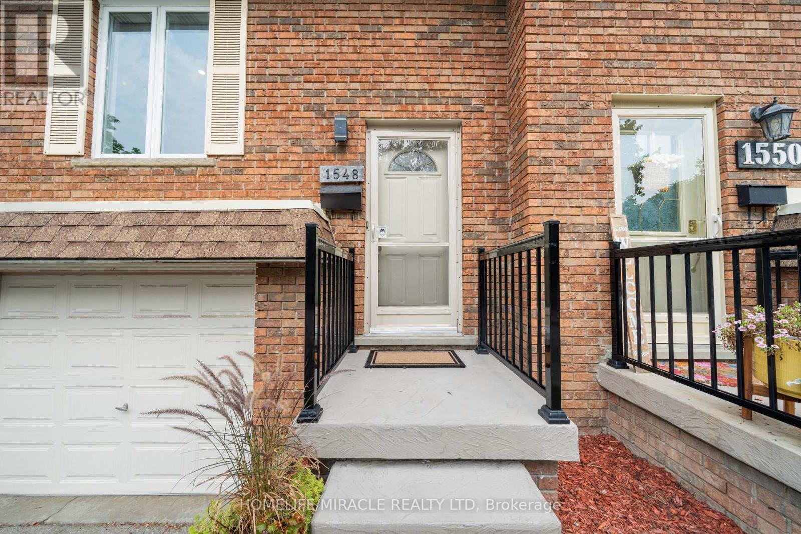 1548 Westminster Place, Burlington, ON - Outdoor With Exterior