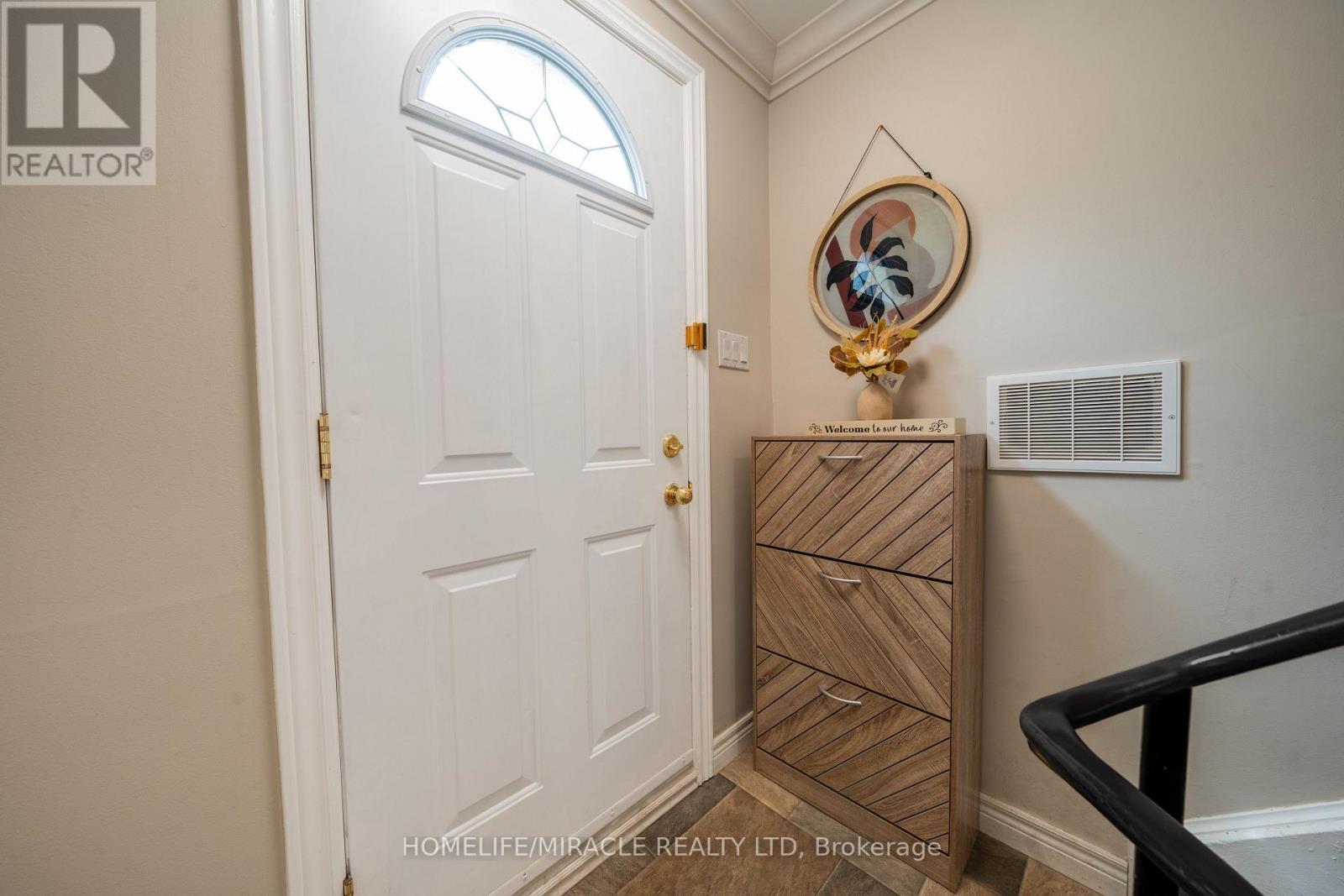 1548 Westminster Place, Burlington, ON - Indoor Photo Showing Other Room