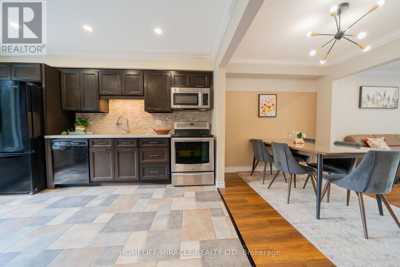 1548 Westminster Place, Burlington, ON - Indoor