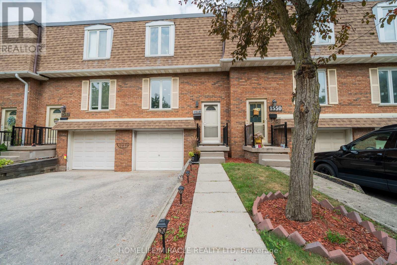 1548 Westminster Place, Burlington, ON - Outdoor With Facade