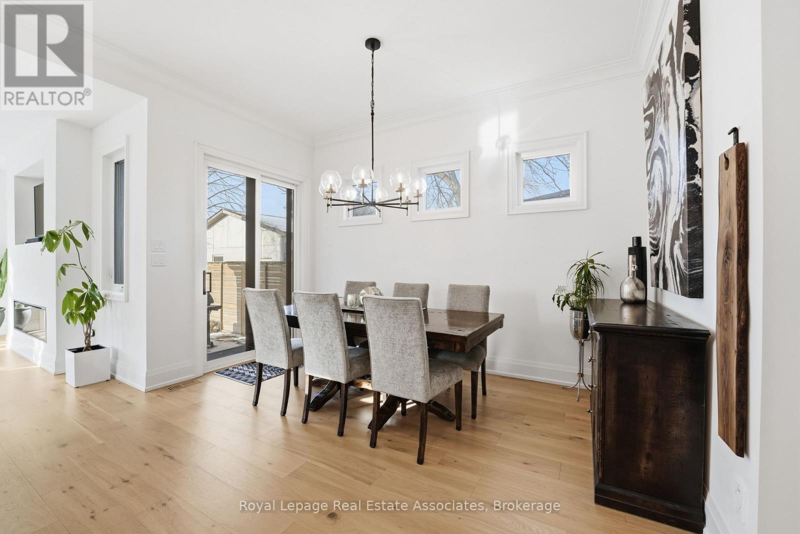 1042 Meredith Avenue, Mississauga, ON - Indoor Photo Showing Dining Room