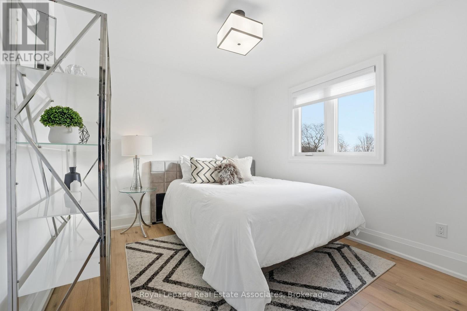 1042 Meredith Avenue, Mississauga, ON - Indoor Photo Showing Bedroom