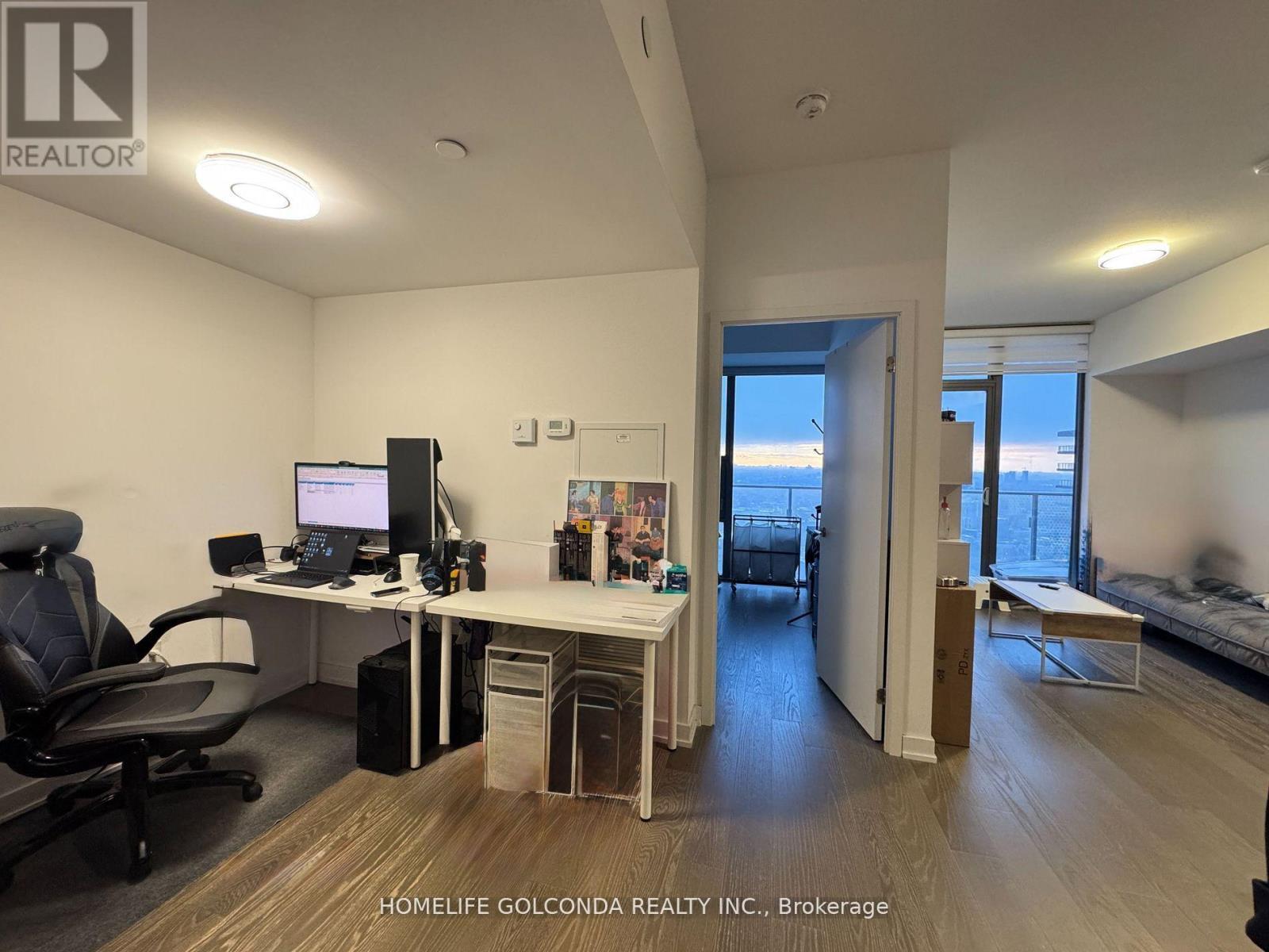 4006 - 11 Wellesley Street W, Toronto, ON - Indoor Photo Showing Office