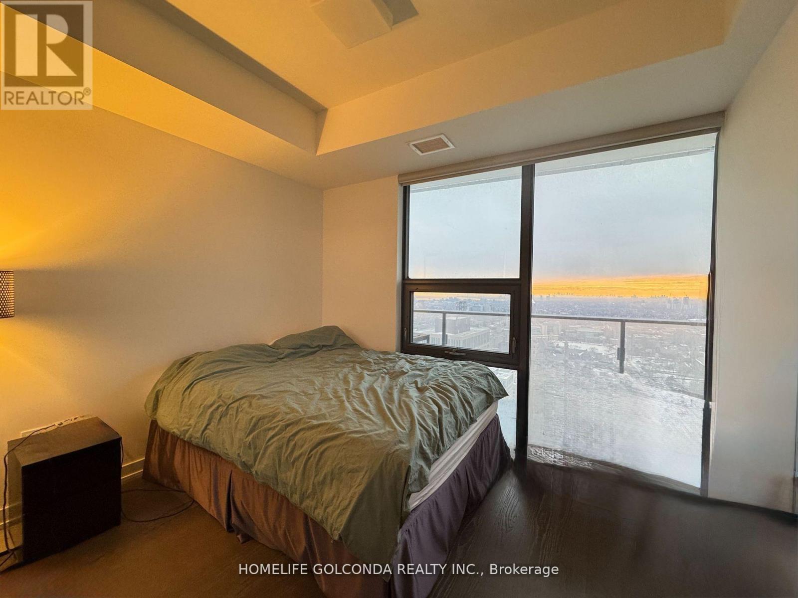 4006 - 11 Wellesley Street W, Toronto, ON - Indoor Photo Showing Bedroom