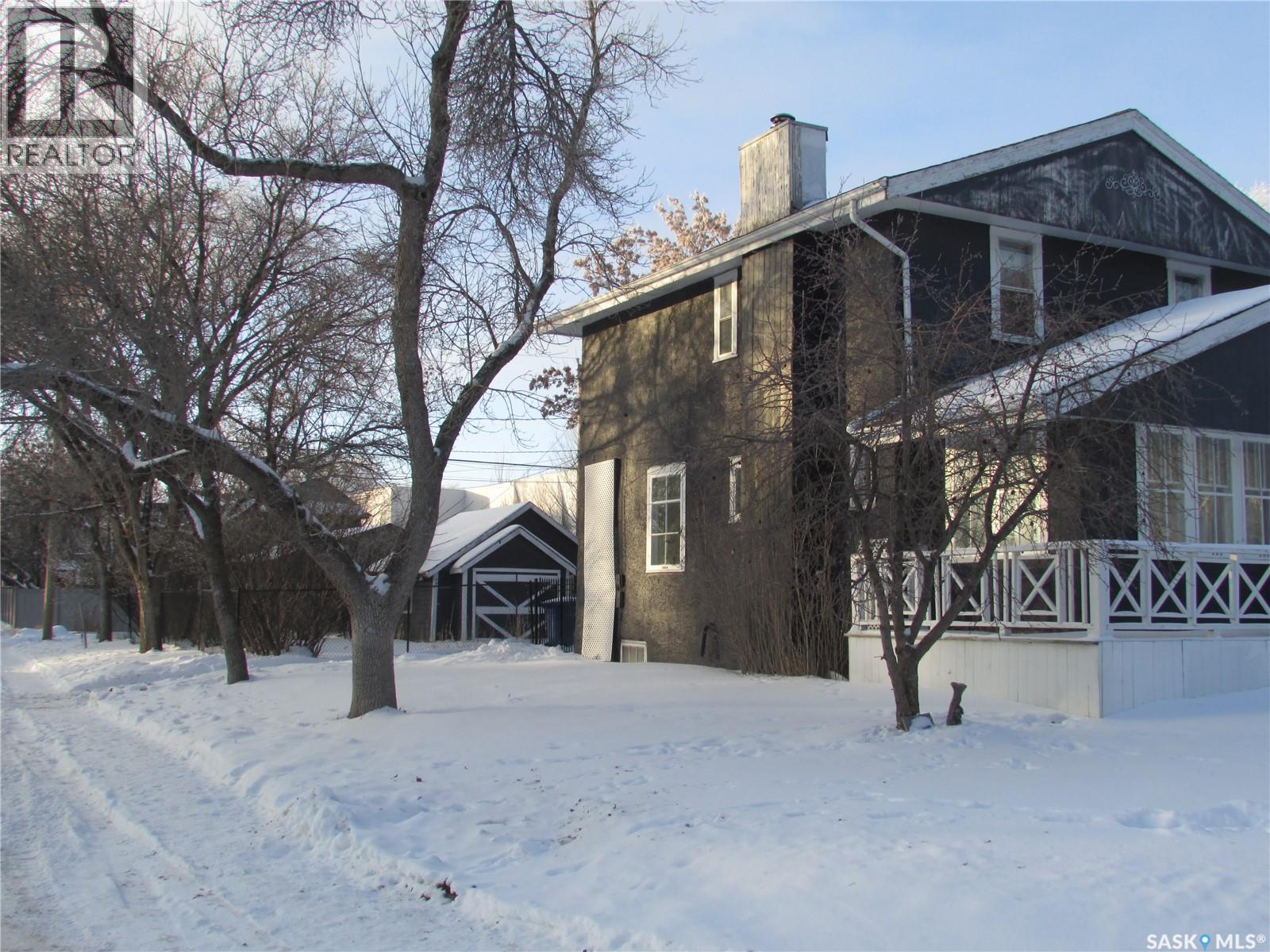 2678 Robinson Street, Regina, SK - Outdoor