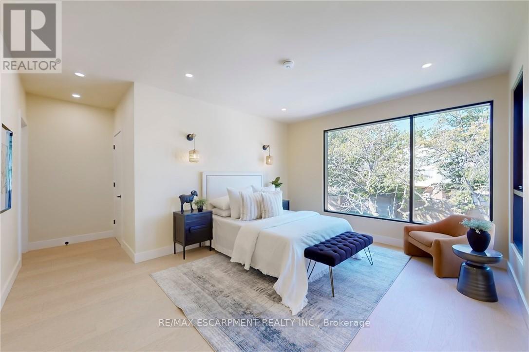 28 Dunsmore Gardens, Toronto, ON - Indoor Photo Showing Bedroom