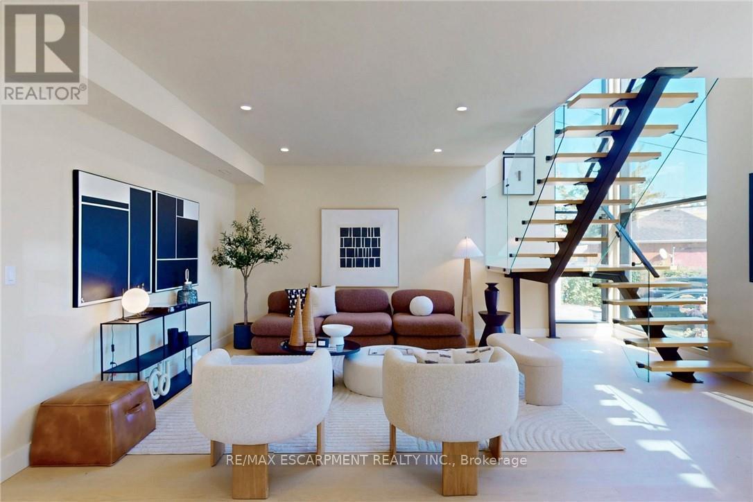 28 Dunsmore Gardens, Toronto, ON - Indoor