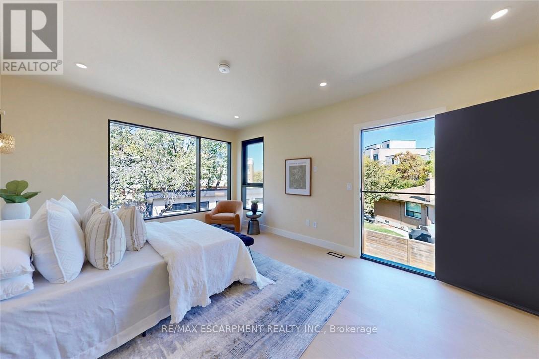 28 Dunsmore Gardens, Toronto, ON - Indoor Photo Showing Bedroom