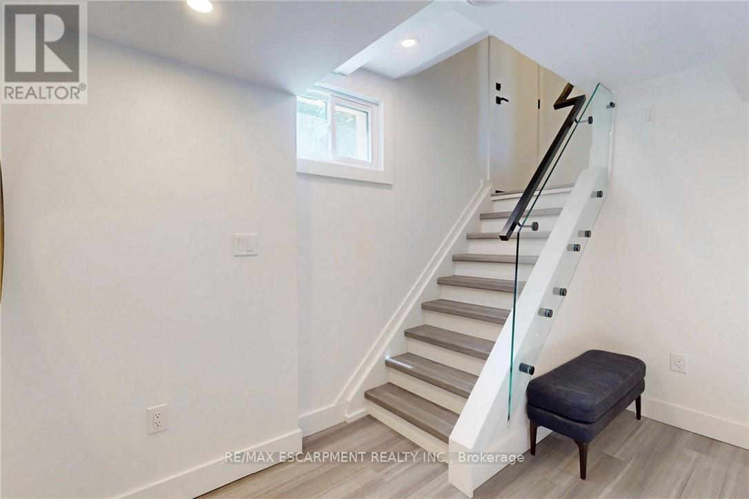 28 Dunsmore Gardens, Toronto, ON - Indoor Photo Showing Other Room