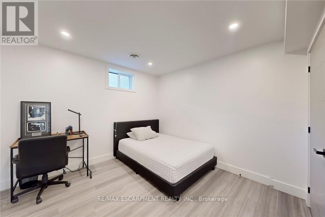 28 Dunsmore Gardens, Toronto, ON - Indoor Photo Showing Other Room