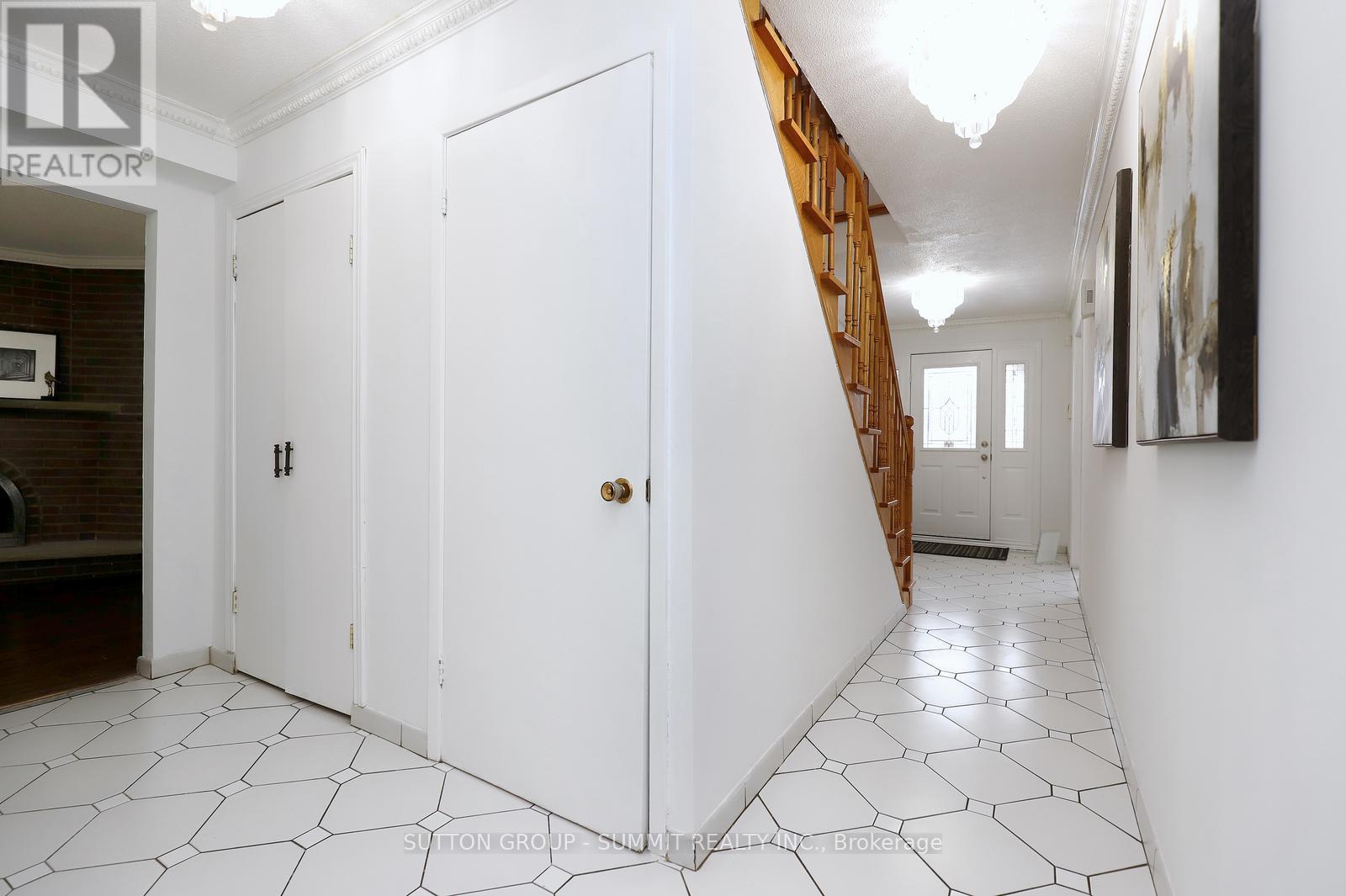 420 Appledore Crescent, Mississauga, ON - Indoor Photo Showing Other Room